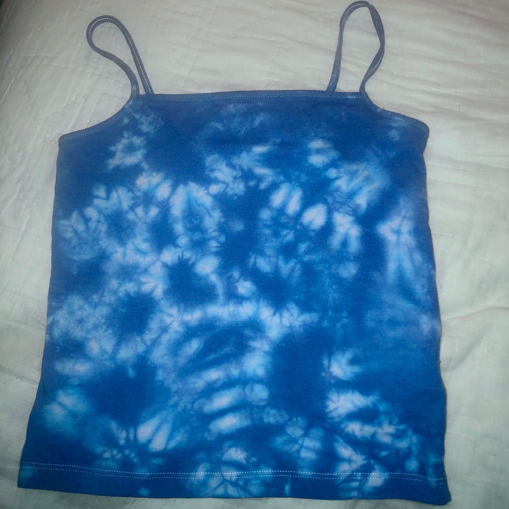 blue tie dye cropped tank top 💙